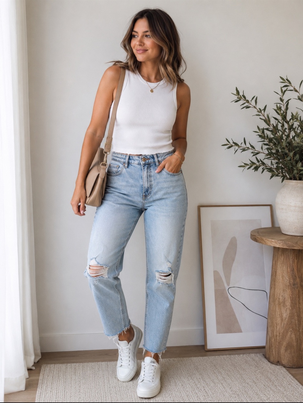 Express Curvy Super High Rise Mom Jeans Distressed Light Wash Size 8
